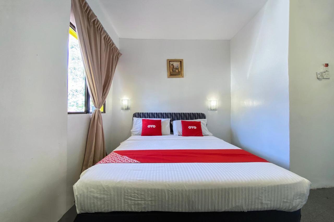 Oyo 90148 Zee Lagenda Hotel 2*